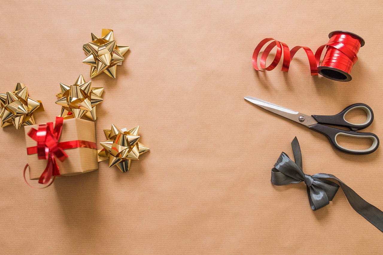 Gift wrapping materials and ribbon